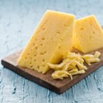 5 Cheeses You Can Eat on the Keto Diet – and 5 You Can’t